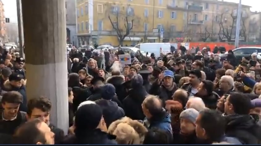 Salvini dà appuntamento in un bar di Casalecchio, ma il titolare caccia tutti