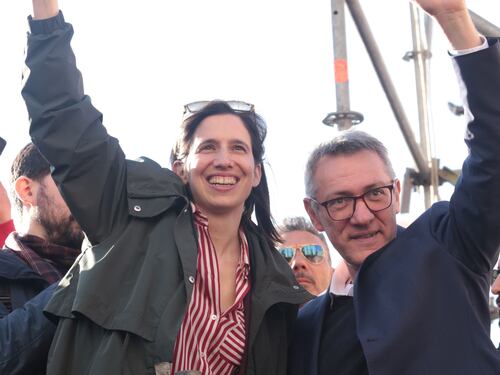 L'imbarazzo dei big del Pd: "Facciamo ridere"