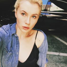 Ireland Baldwin, la sexy figlia di Kim Basinger 22