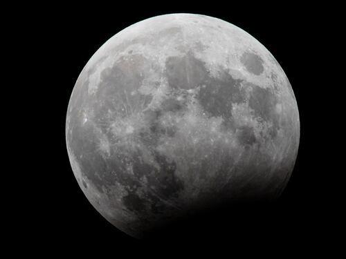 Preparatevi alla "Gibbosa calante": l'ultima luna piena prima del solstizio d'inverno