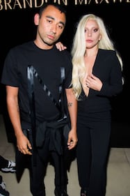Lady Gaga, sobria ma seno in vista alla New York Fashion Week 13