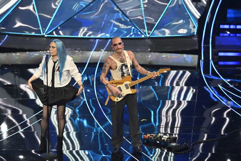 Sanremo 2024: ecco il look della quarta serata del Festival di Loredana Bertè 2