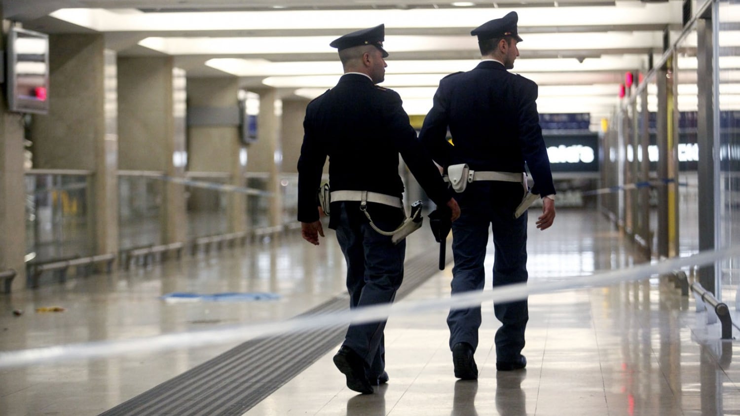 Milano, polizia si ribella: "Noi derisi e umiliati: non possiamo difenderci"