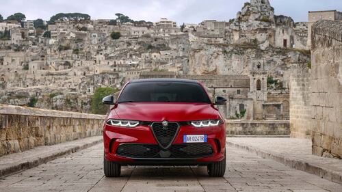Alfa Romeo Tributo Italiano, guarda le foto della nuova gamma  1