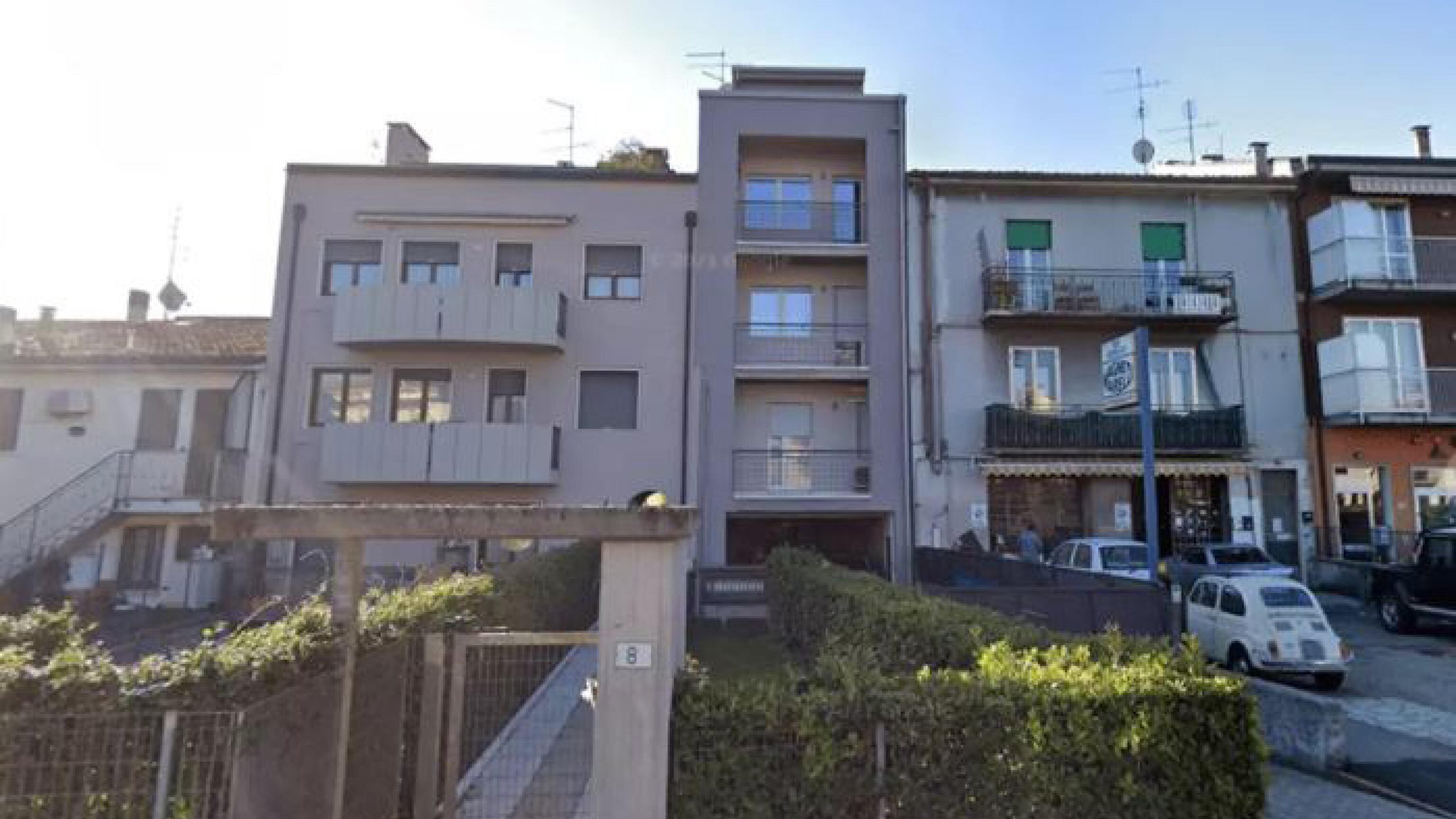 Verona, due fratelli trovati morti in casa dal padre: ipotesi omicidio-suicidio