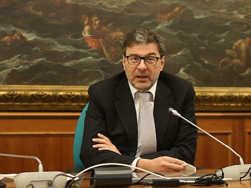 "Ride tutto il mondo": Giorgetti tuona sul Superbonus