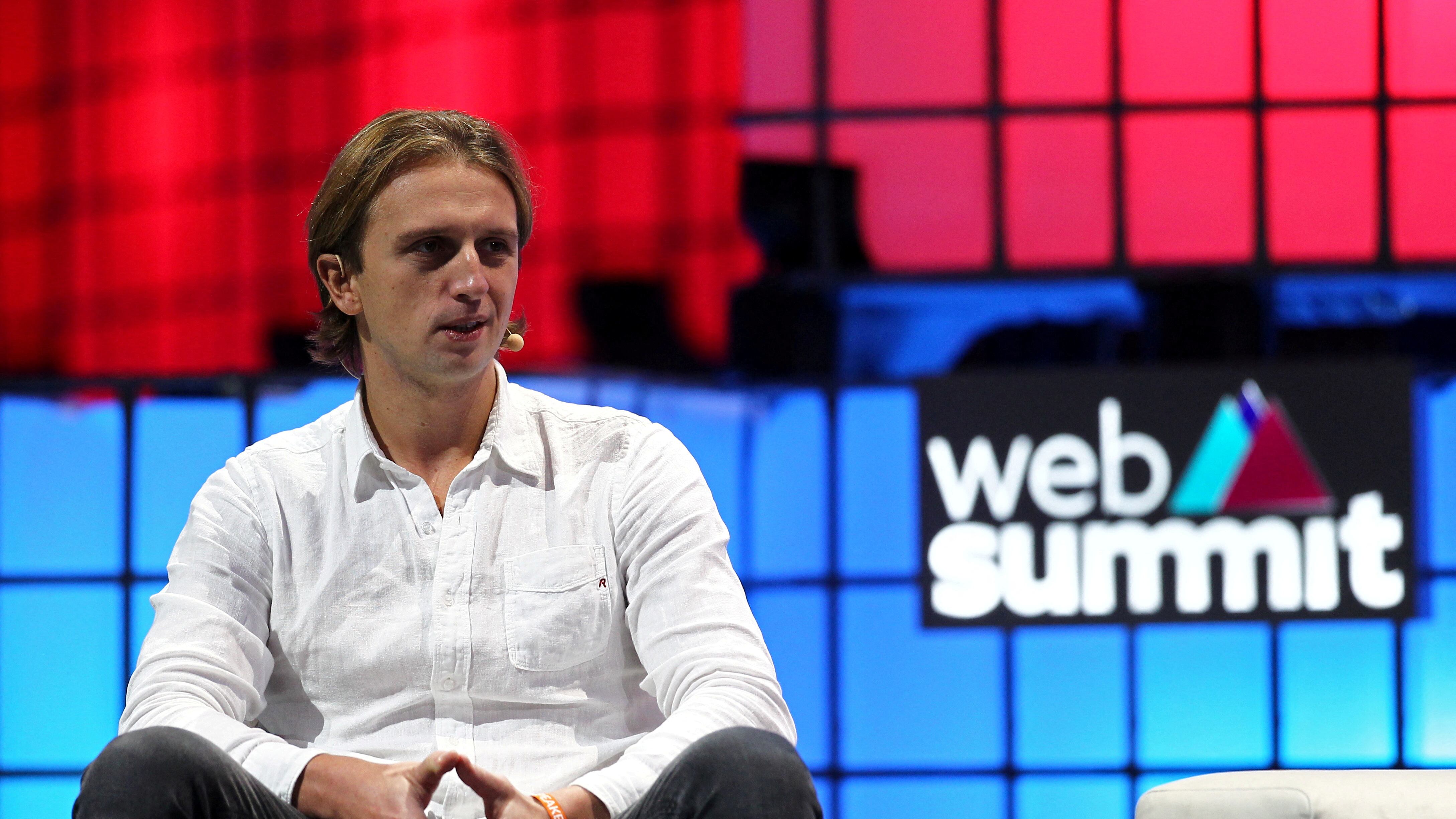 Revolut sfida le banche facendo il pieno di clienti