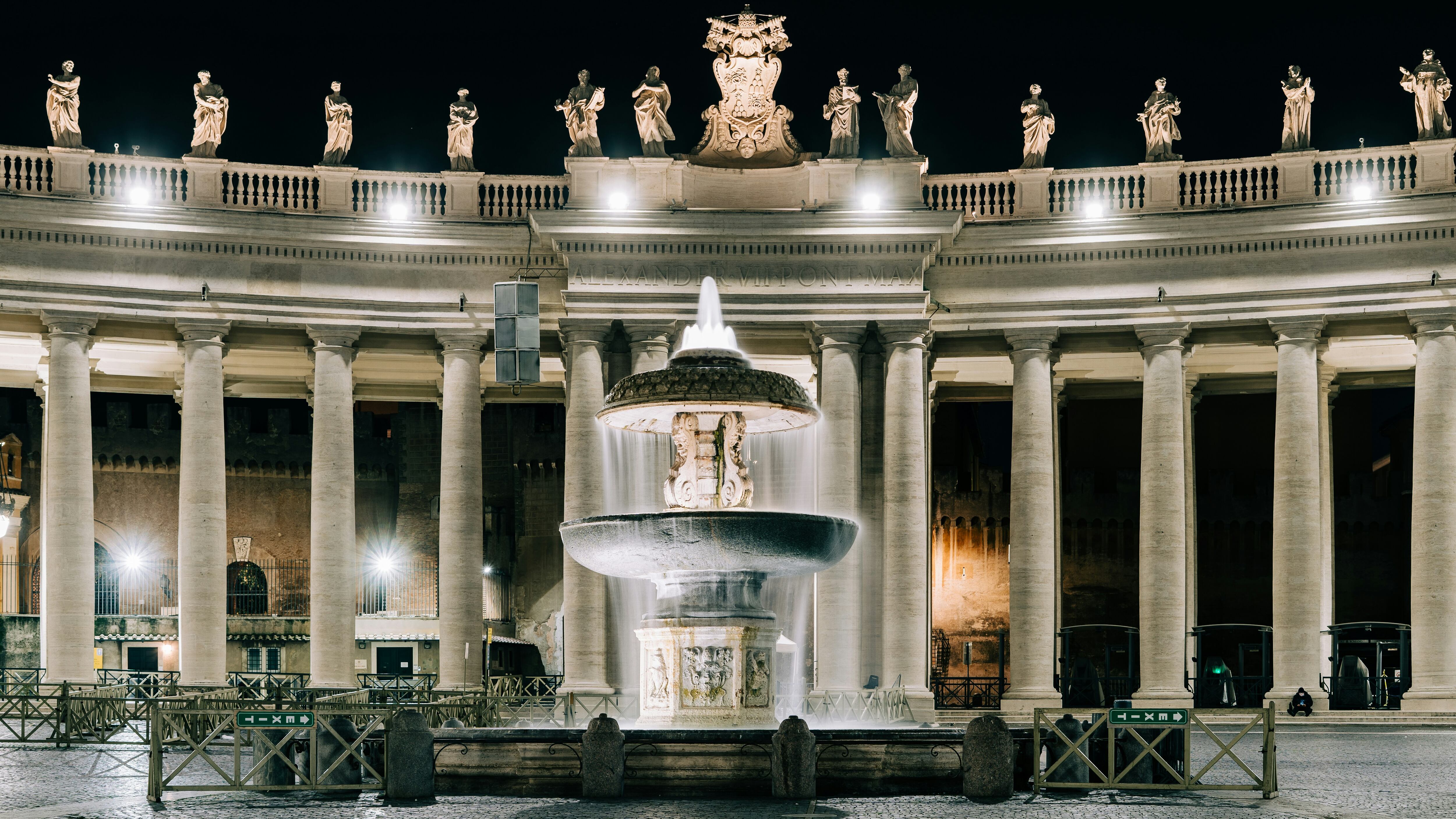 Il Vaticano "rimprovera" la Francia: "Sopprimere vite non è un diritto"
