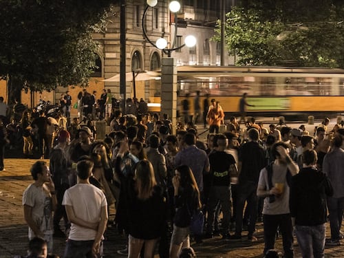 Movida, controlli e blitz anti-spaccio: 186 identificati e un locale chiuso