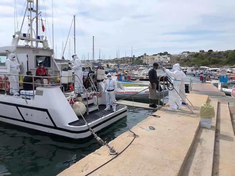 Sbarco migranti Santa Maria di Leuca