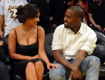 Kim Kardashian torna sui social con un seno esplosivo 26