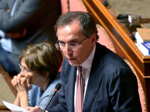 Dopo il bollo auto tocca al canone Rai, la sinistra si oppone
