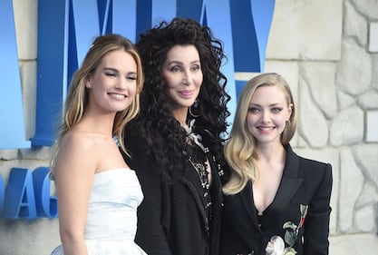 Cher e Meryl Streep, bacio lesbo in foto 2