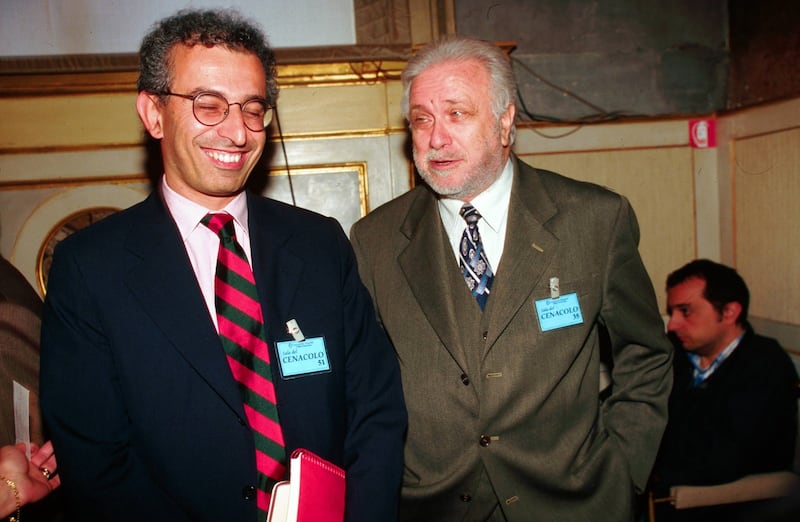 Luciano De Crescenzo, la vita e il cordoglio in foto 1