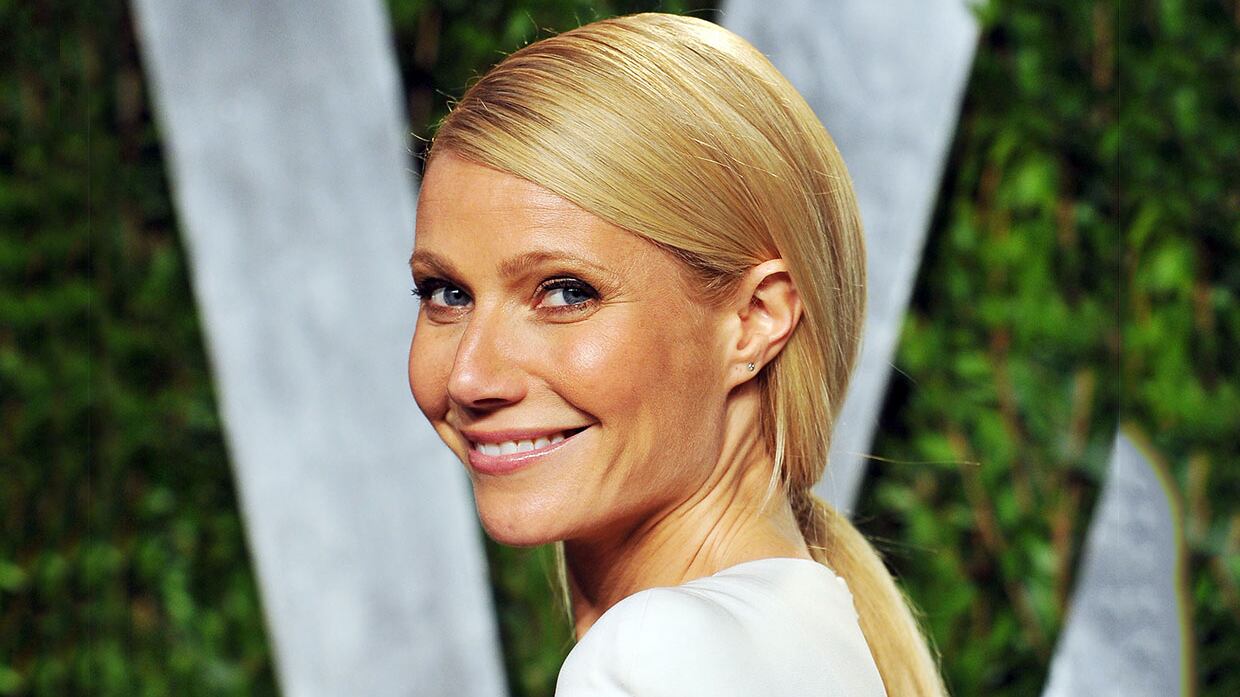 Gwyneth Paltrow nuda nel fango: “Così curo le malattie”