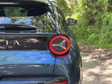 Lancia Ypsilon MHEV: guarda la gallery della nuova citycar premium italiana 8