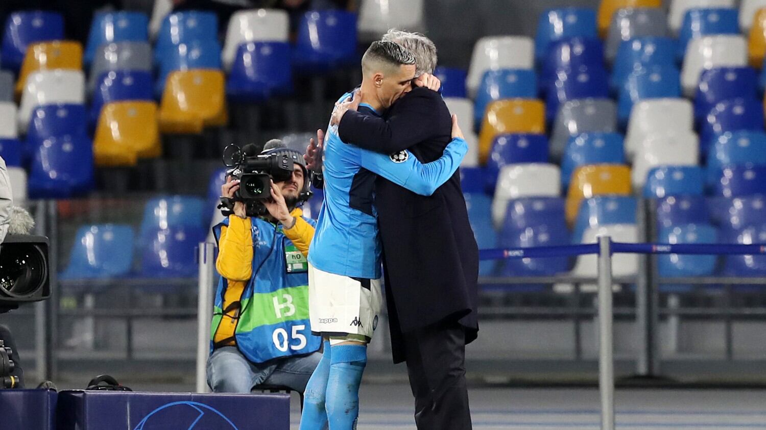 Napoli, i giocatori salutano Ancelotti. La figlia Katia: "A testa alta"