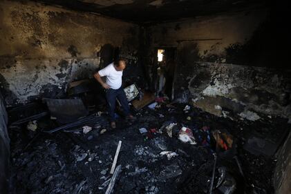 Cisgiordania, coloni incendiano casa: muore bebè 6