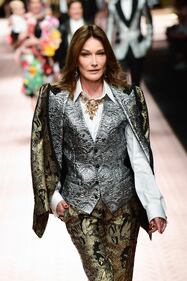 Monica Bellucci e le star in passerella per Dolce & Gabbana 11