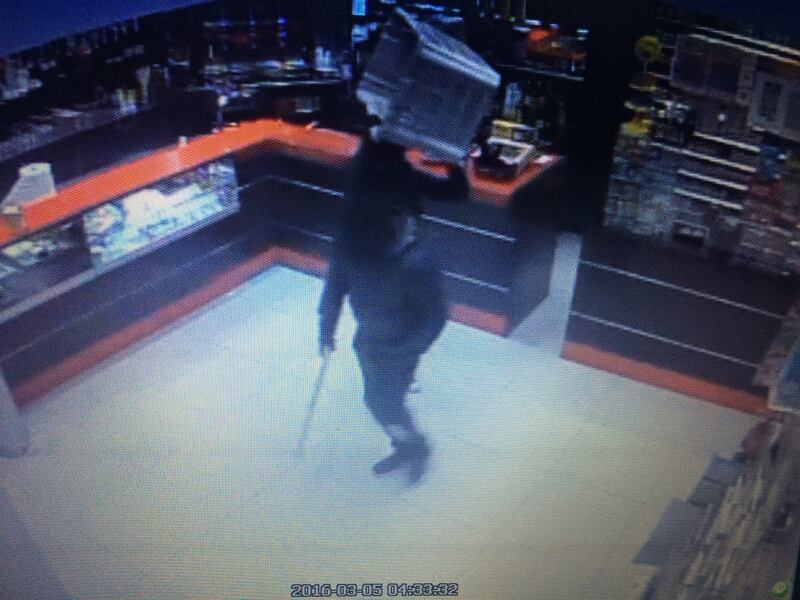 "Troppe rapine, costretti a chiudere il bar di notte": i banditi in azione 1
