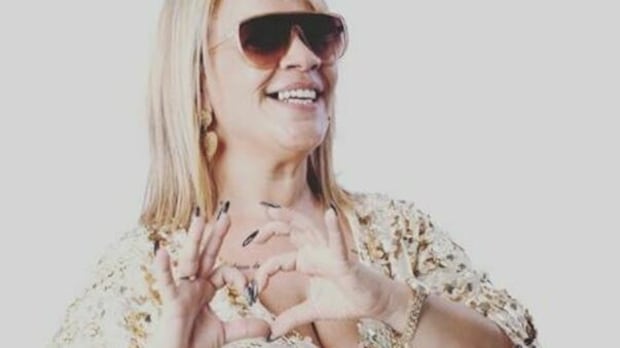 Angela "da Mondello" nei guai: il video in spiaggia finisce in procura