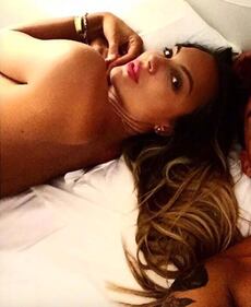 Sotto il vestito niente: Sarah Nile hot su Instagram 8