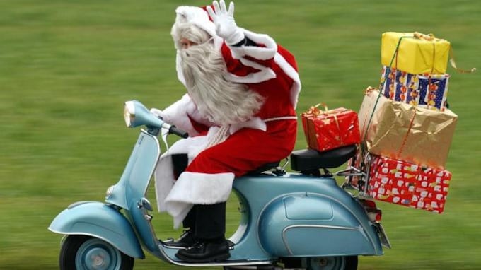 Ecco la scuola che dà la patente ai Babbo Natale