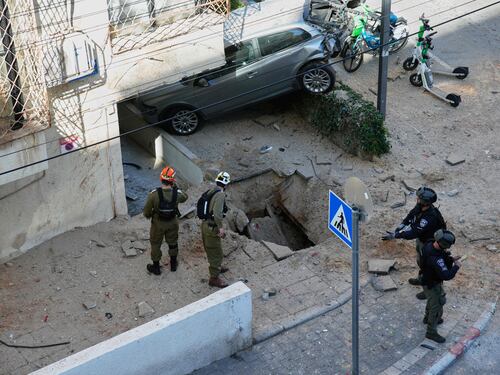 Pozzi distrutti, razzi su Tel Aviv. Giallo sull'attacco degli Emirati