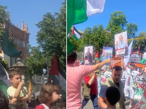 25 Aprile, Milano si riscopre antisemita. Cacciata la Brigata Ebraica: "Siete solo saponette mancate". Nel corteo bandiere di Hamas e Hezbollah