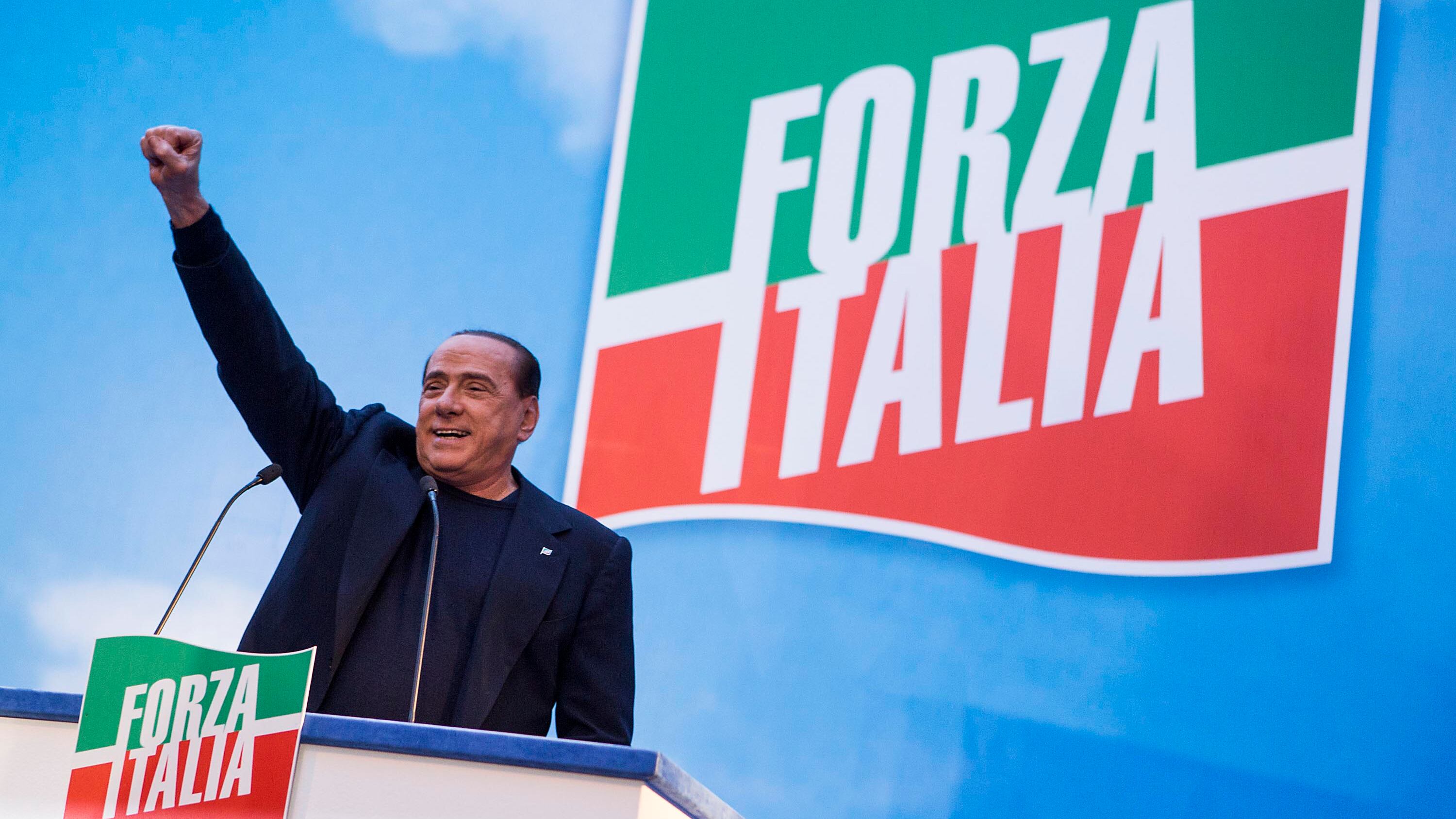 Berlusconi: "Serve bipolarismo, basta piccoli partiti"