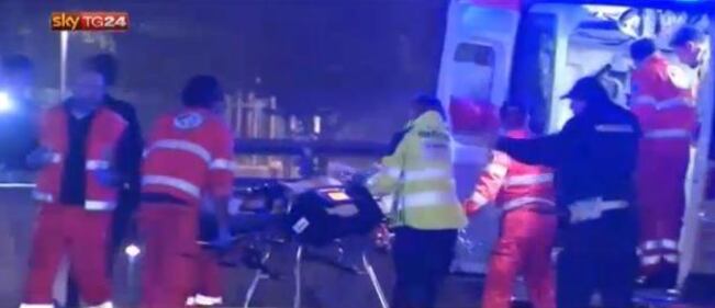 Incidente in via Famagosta, morta donna incinta e un bimbo 10