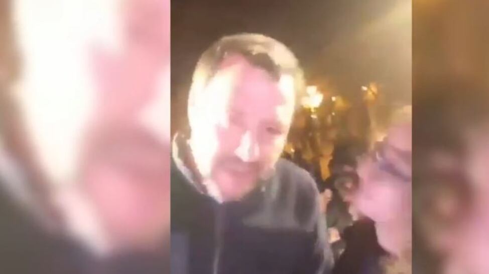 Ecco l'ultima moda dei social: videoselfie per insultare Salvini
