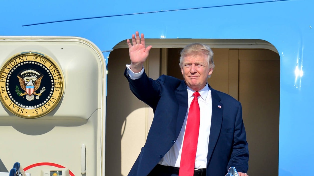 Belle donne, golf e milioni Ecco il volto del vero Trump
