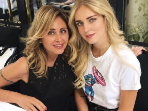 La mamma di Chiara Ferragni: "Ho cresciuto le mie figlie con la consapevolezza che meritano amore"