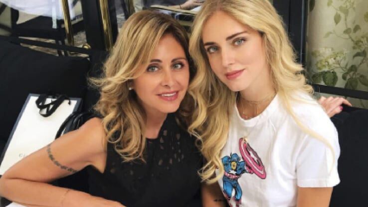 La mamma di Chiara Ferragni: "Ho cresciuto le mie figlie con la consapevolezza che meritano amore"