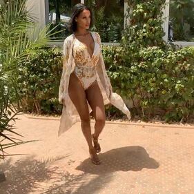 Fanny Neguesha bollente su Instagram: gli scatti dell'ex di Balotelli 1
