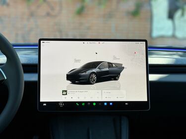 Tesla Model 3 Long Range 2024: guarda la gallery del modello con più autonomia 13
