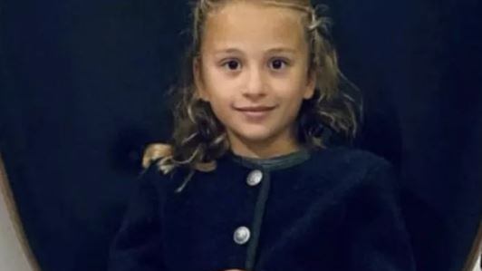 La bimba di 7 anni travolta da una statua. La Procura archivia