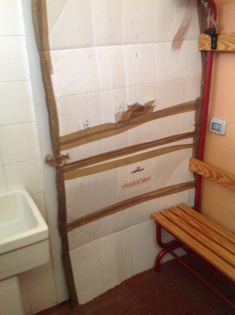La scuola di Rozzano nel degrado 6