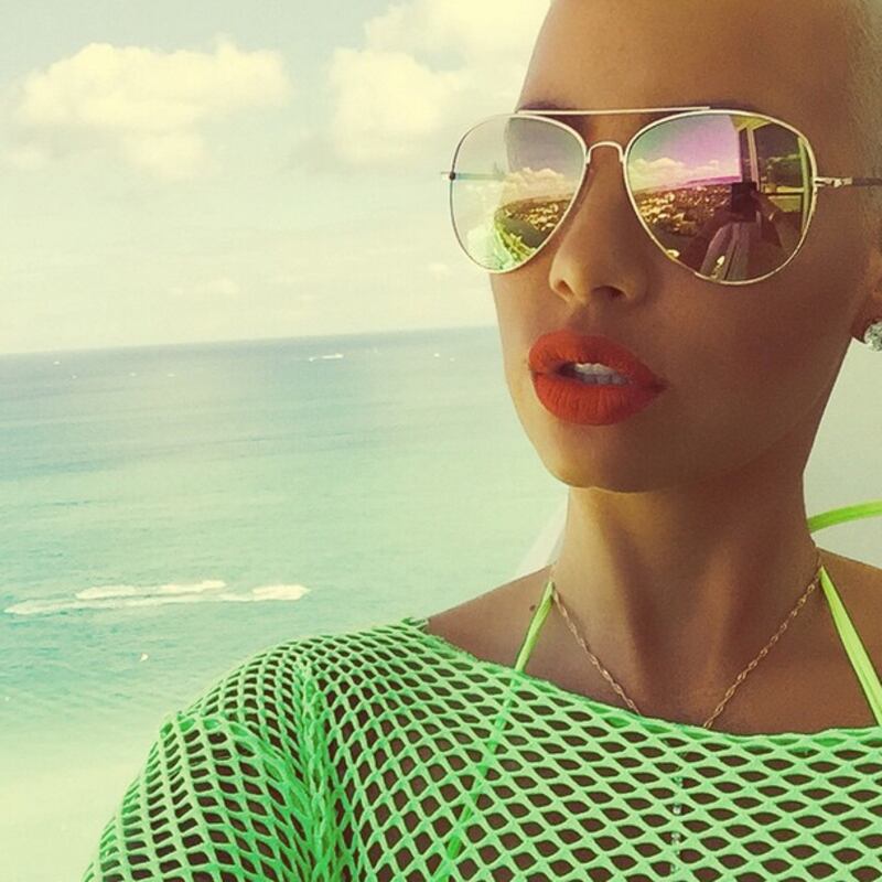 Amber Rose: scatti hot in monokini su Instagram 8
