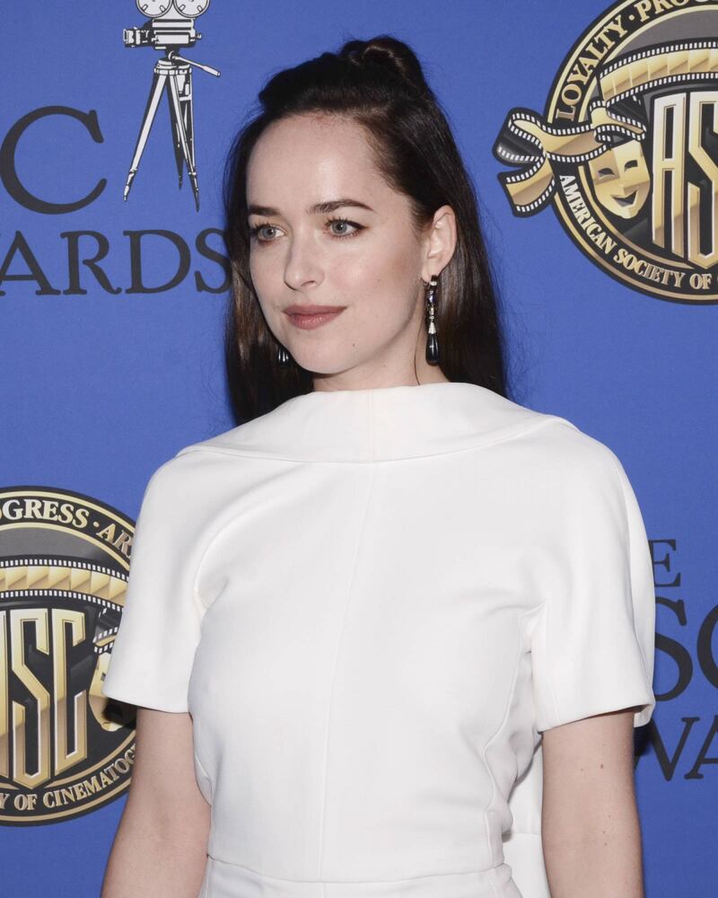 Dakota Johnson hot, sexy per "50 Sfumature di Nero" 40