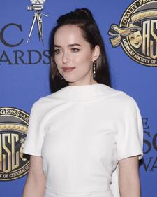 Dakota Johnson hot, sexy per "50 Sfumature di Nero" 40
