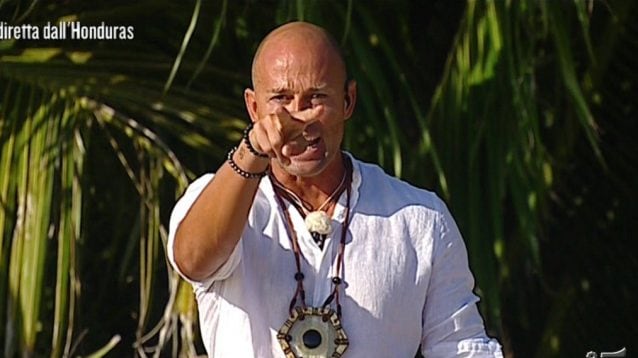 Stefano Bettarini nudo a Temptation Island Vip