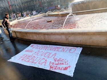 Milano, scontri al corteo 2