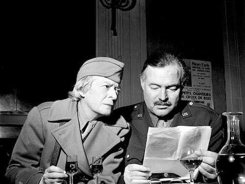 Flanner, il Pulitzer che raccontò Hemingway a Parigi e l'ascesa di Hitler