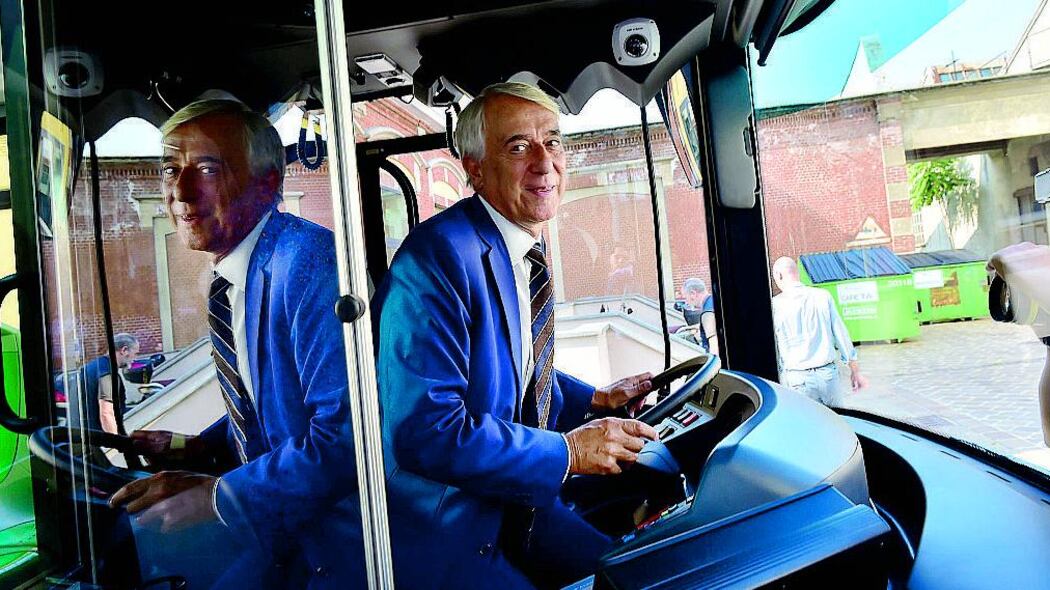 Pisapia, l'unico convinto da Renzi