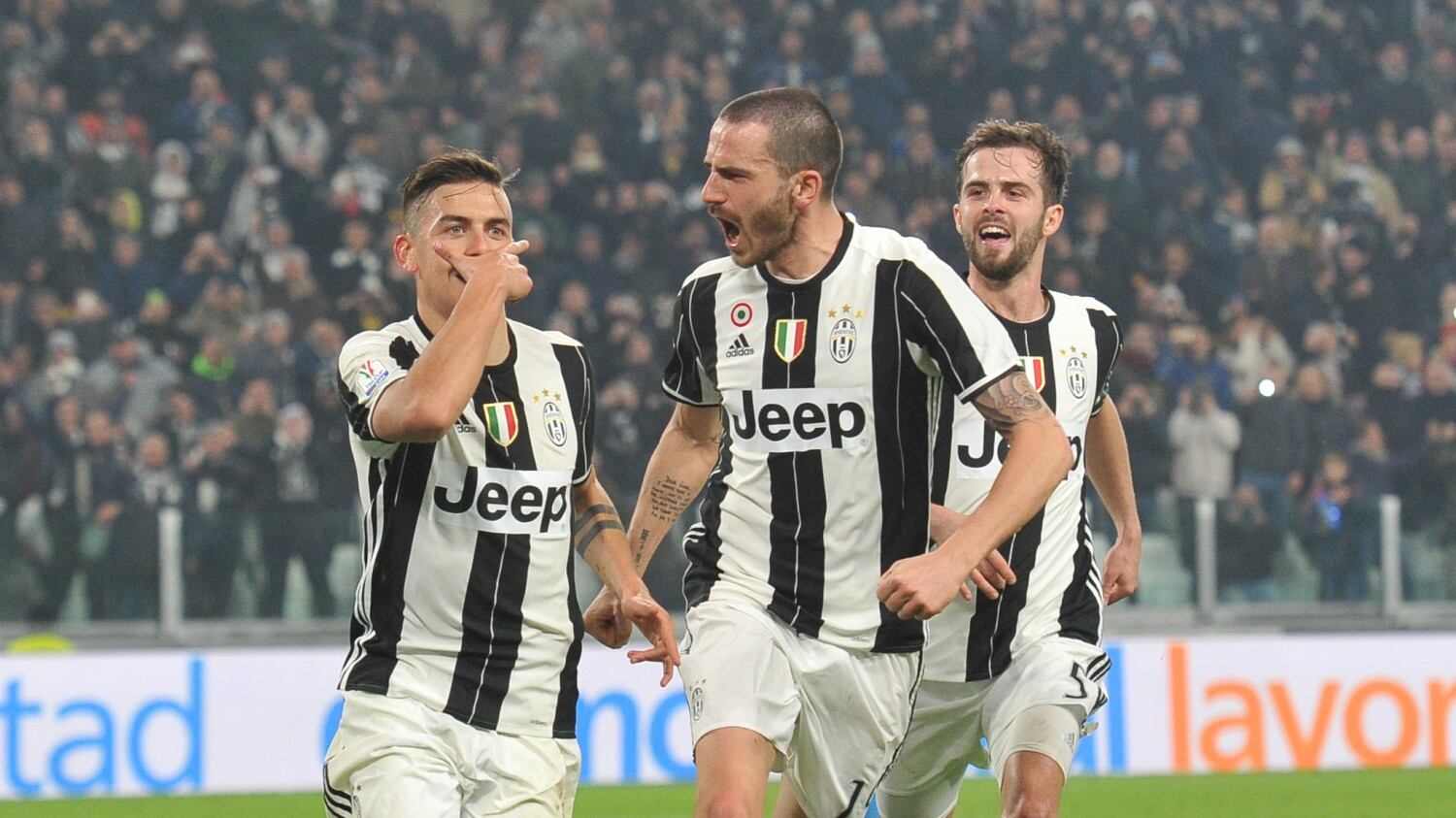 Dybala: "Il rinnovo non dipende solo da me, parlate con la Juventus"