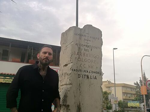 Palermo, lo schiaffo dei centri sociali: "Militante Fn? Se l'è cercata..."