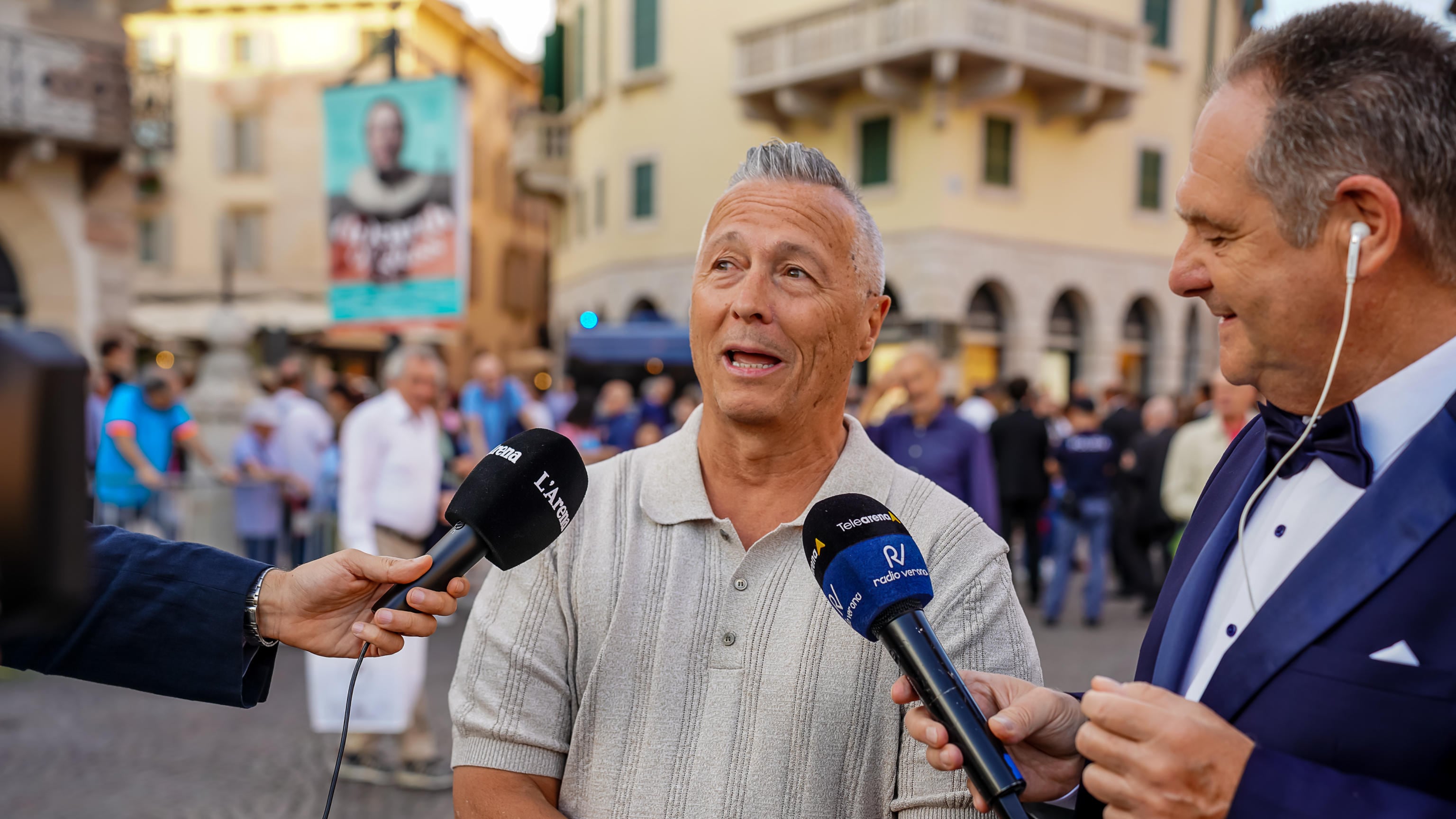 Paolo Belli travolge con la bici un pedone. Il 41enne è morto, cantante sotto choc