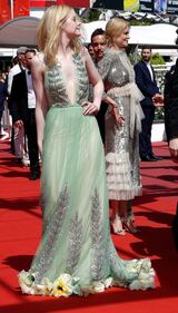 Nicole Kidman ed Elle Fanning sul red carpet di Cannes 6